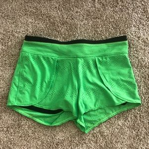 Athleta Prisma Mile 2 In 1 Shorts 3” Green Size M